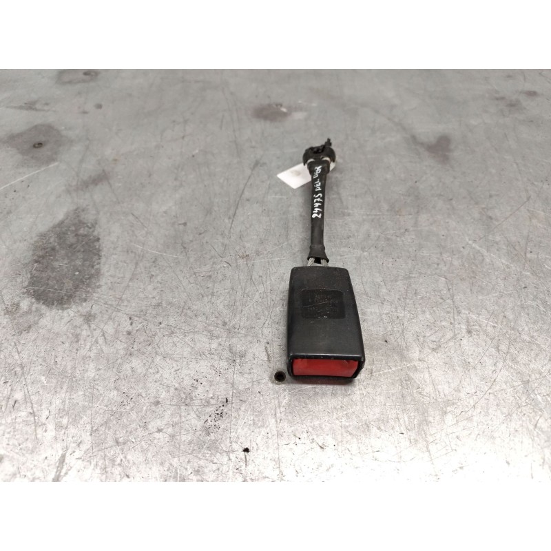 Recambio de enganche de cinturon delantero derecho para peugeot boxer furgoneta 2.0 bluehdi 130 referencia OEM IAM 620162800B  