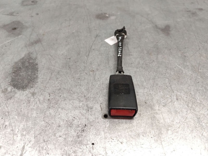Recambio de enganche de cinturon delantero derecho para peugeot boxer furgoneta 2.0 bluehdi 130 referencia OEM IAM 620162800B  