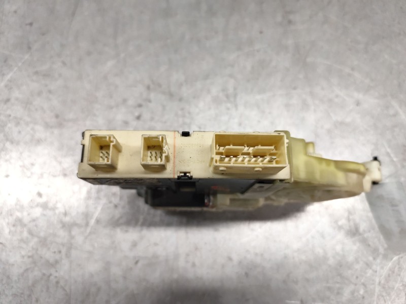 Recambio de motor elevalunas delantero derecho para citroën c4 berlina lx referencia OEM IAM 9681577380  