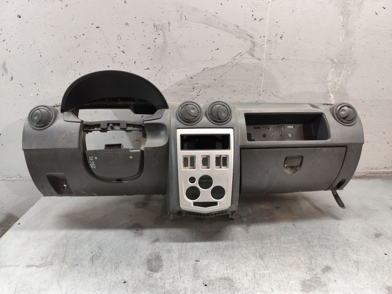 Recambio de salpicadero para dacia logan ambiance referencia OEM IAM   