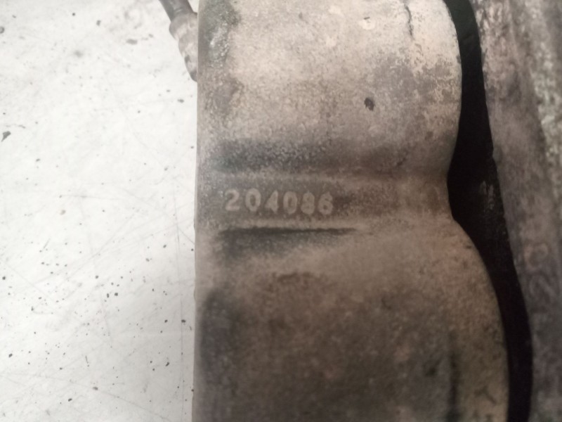 Recambio de pinza freno delantera izquierda para nissan cabstar 01.04  3.0 diesel referencia OEM IAM 204086  BOSCH