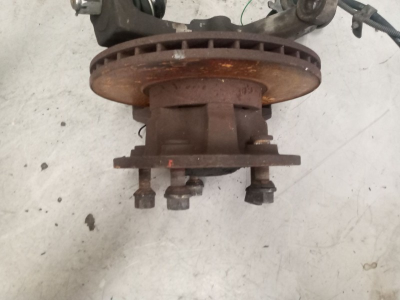 Recambio de buje delantero para nissan cabstar 01.04  3.0 diesel referencia OEM IAM 402049X201  