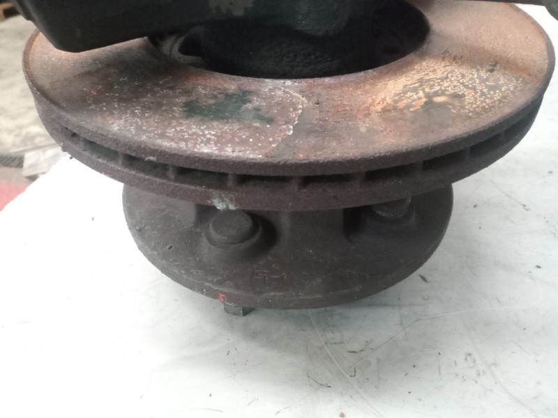 Recambio de buje delantero para nissan cabstar 01.04  3.0 diesel referencia OEM IAM 402049X201  