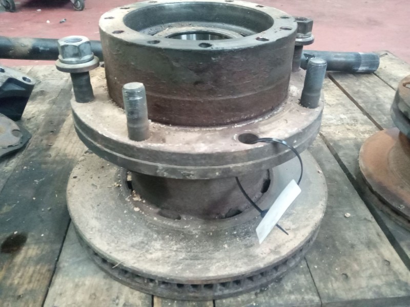 Recambio de buje trasero izquierdo para renault midlum 7.2 diesel referencia OEM IAM   