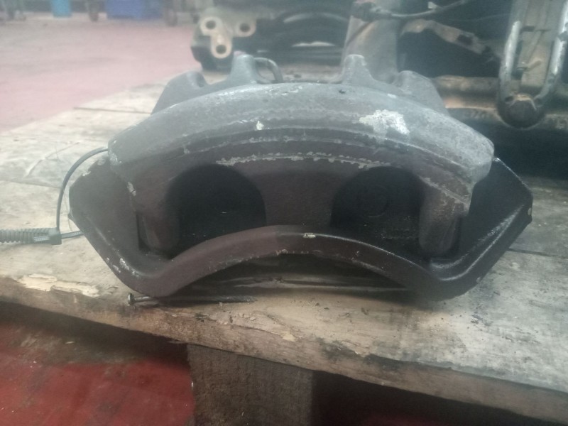 Recambio de pinza freno delantera derecha para renault mascott 3.0 diesel referencia OEM IAM 730206  BRREMBO