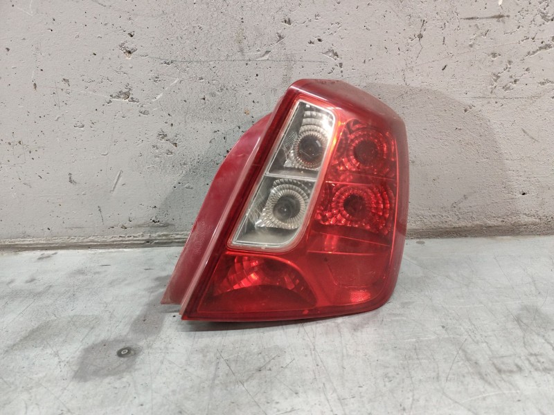 Recambio de piloto trasero derecho para daewoo nubira berlina cdx referencia OEM IAM   