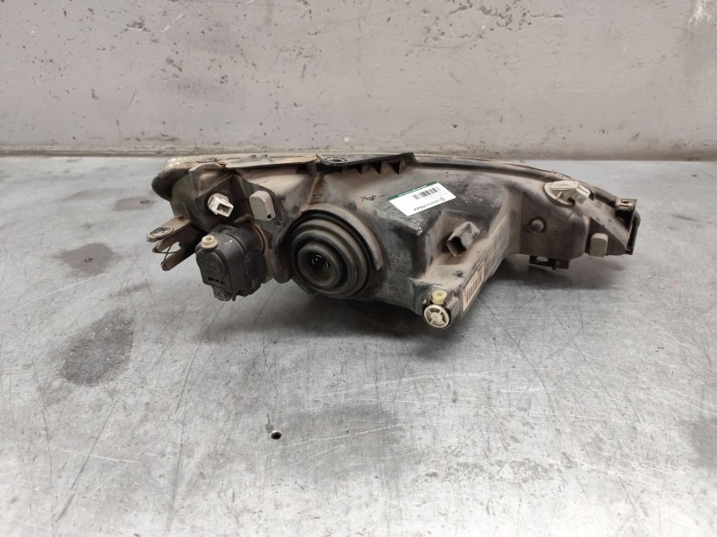 Recambio de faro izquierdo para peugeot 206 berlina 1.4 hdi referencia OEM IAM   