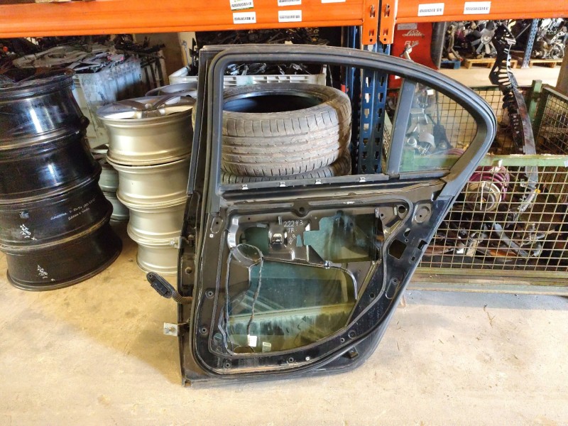 Recambio de puerta trasera derecha para bmw serie 5 berlina (e60) 520d referencia OEM IAM   