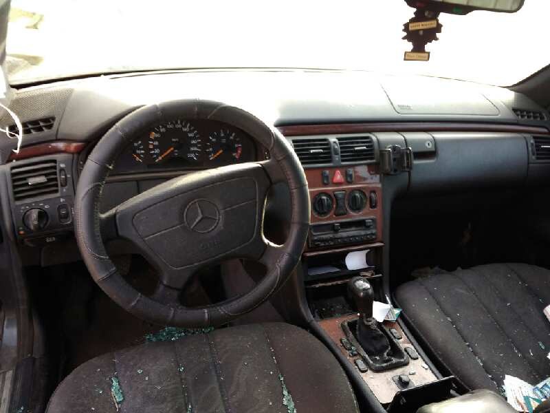 mercedes-benz clase e (w210) berlina diesel del año 1995