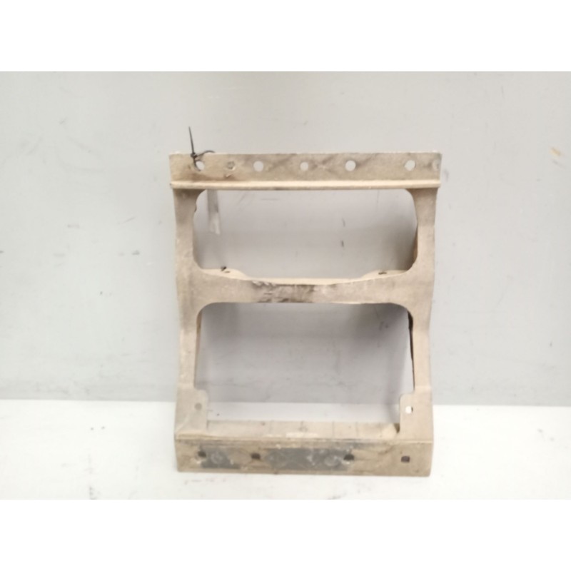 Recambio de soporte para renault premium distribution 7.2 diesel referencia OEM IAM 7421087113  SOPORTE PELDAÑO DERECHO