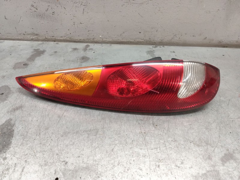 Recambio de piloto trasero izquierdo para nissan almera tino (v10) 2.2 dci referencia OEM IAM   