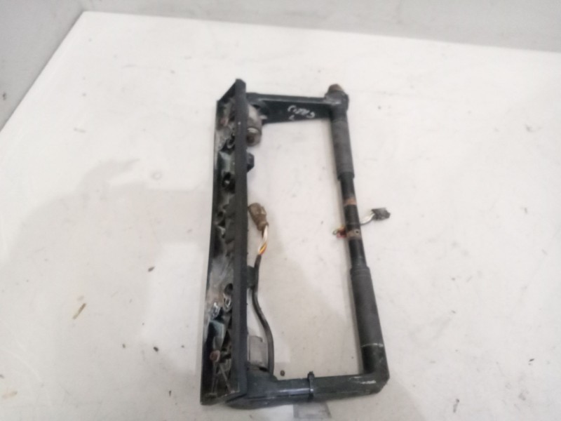Recambio de brazo retrovisor izquierdo para renault magnum 4xx.18/4xx.26 02  12.0 diesel referencia OEM IAM   