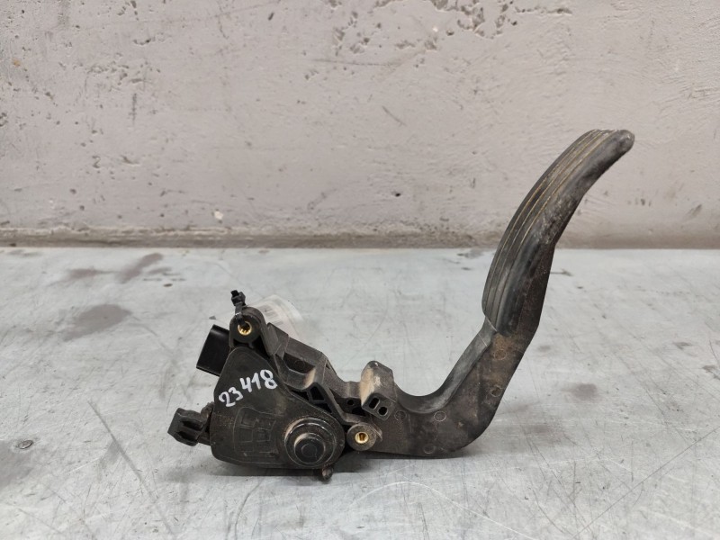 Recambio de potenciometro pedal para dacia dokker essential referencia OEM IAM 180022278R  6 PINS