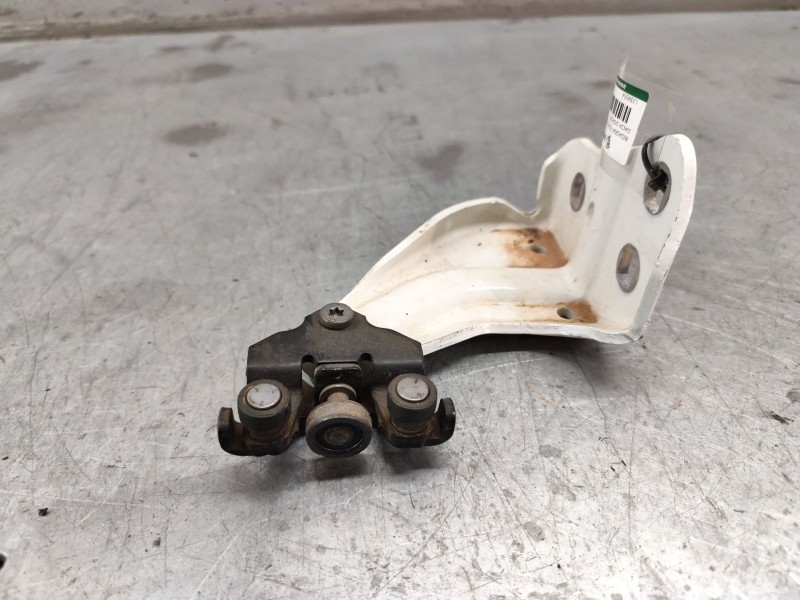 Recambio de bisagra puerta corredera para dacia dokker essential referencia OEM IAM 7459712123E  INFERIOR IZQUIERDA