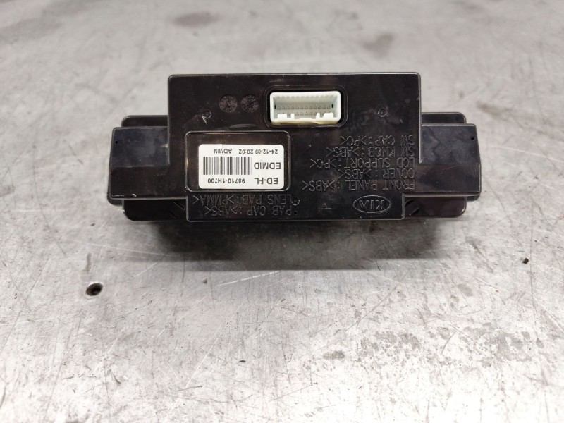 Recambio de pantalla multifuncion para kia cee´d 1.4 cat referencia OEM IAM 957101H700  