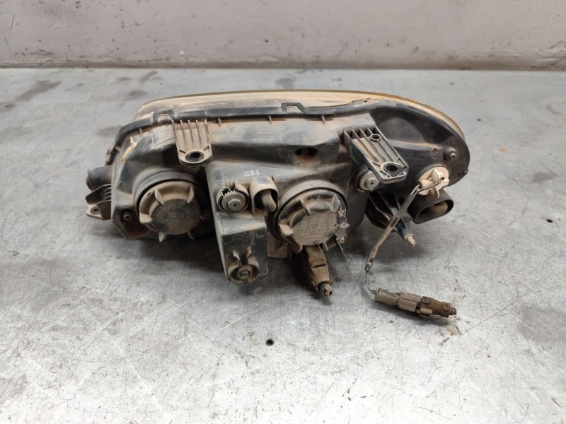Recambio de faro derecho para kia shuma ii 1.6 ls 4 berlina referencia OEM IAM   