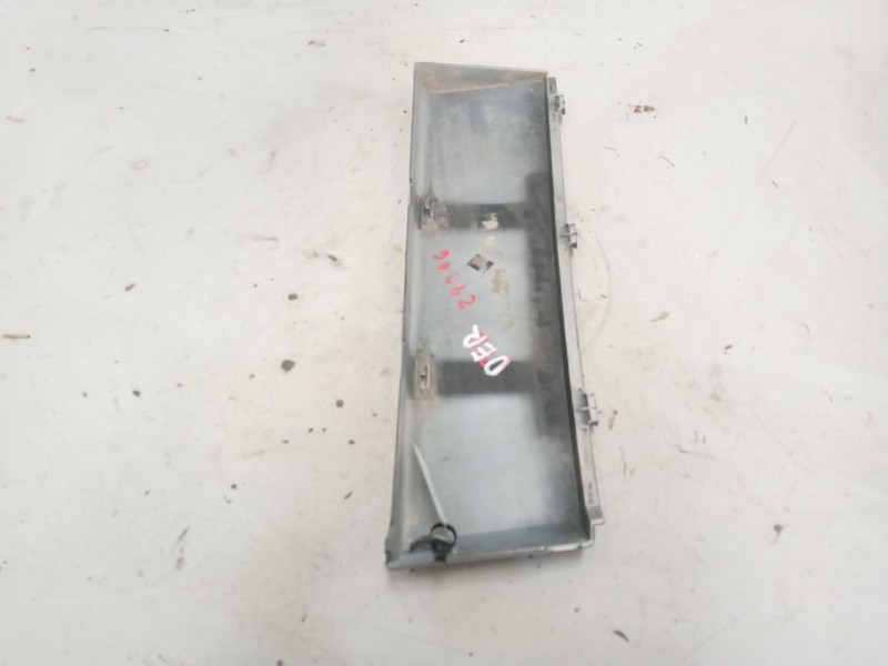 Recambio de molduras delanteras para renault magnum ab 2005 12.8 diesel referencia OEM IAM 5010468808  DERECHA