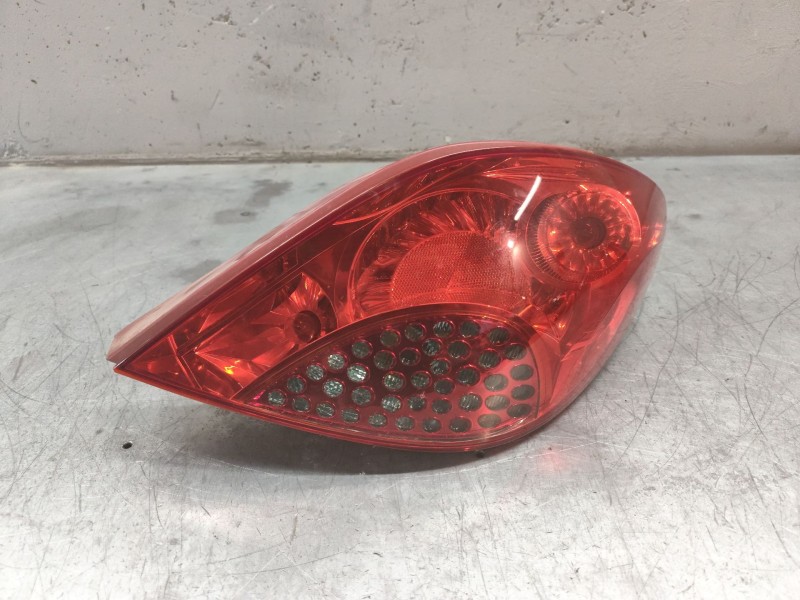 Recambio de piloto trasero derecho para peugeot 207/207+ (wa_, wc_) 1.4 16v referencia OEM IAM   