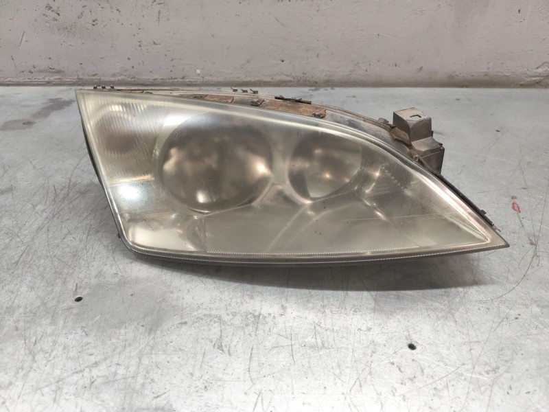 Recambio de faro derecho para ford mondeo iii sedán (b4y) 2.0 tdci referencia OEM IAM   
