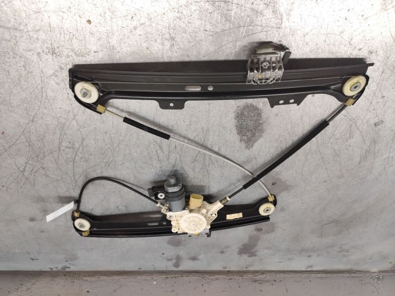 Recambio de elevalunas delantero derecho para bmw serie 5 berlina (e60) 520d referencia OEM IAM 69811425997748100  