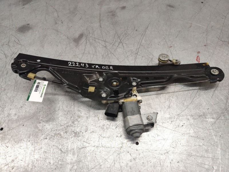 Recambio de elevalunas trasero derecho para bmw serie 5 berlina (e60) 520d referencia OEM IAM 7184744S  