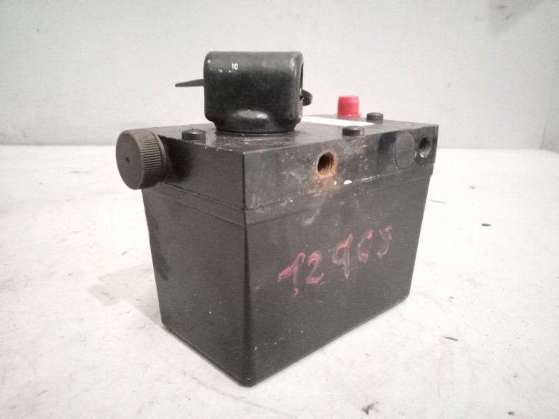 Recambio de bomba elevacion cabina para renault magnum ab diesel referencia OEM IAM 5010615919  1035166460