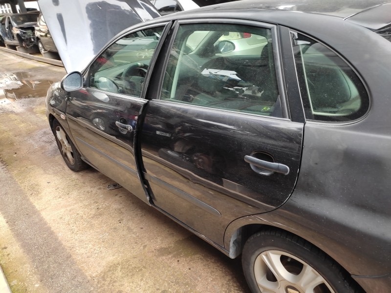 seat ibiza (6l1) del año 2004