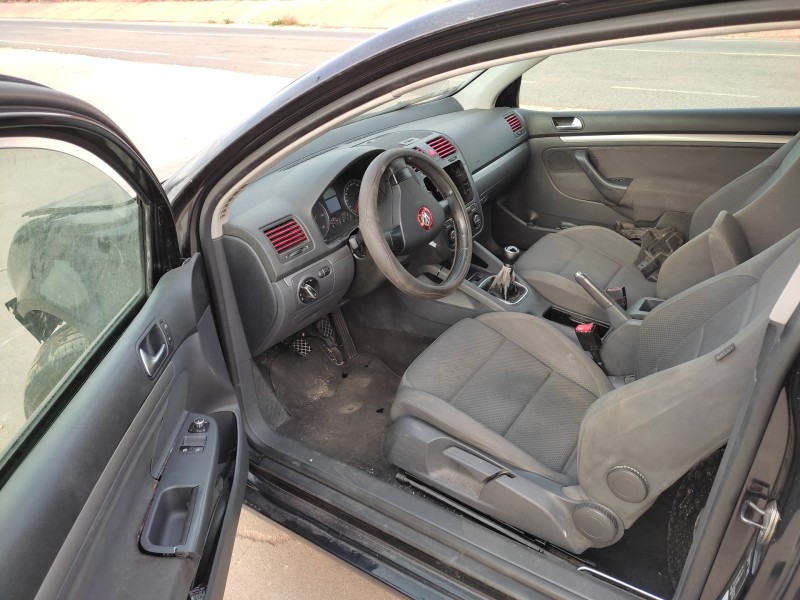 volkswagen golf v berlina (1k1) del año 2005