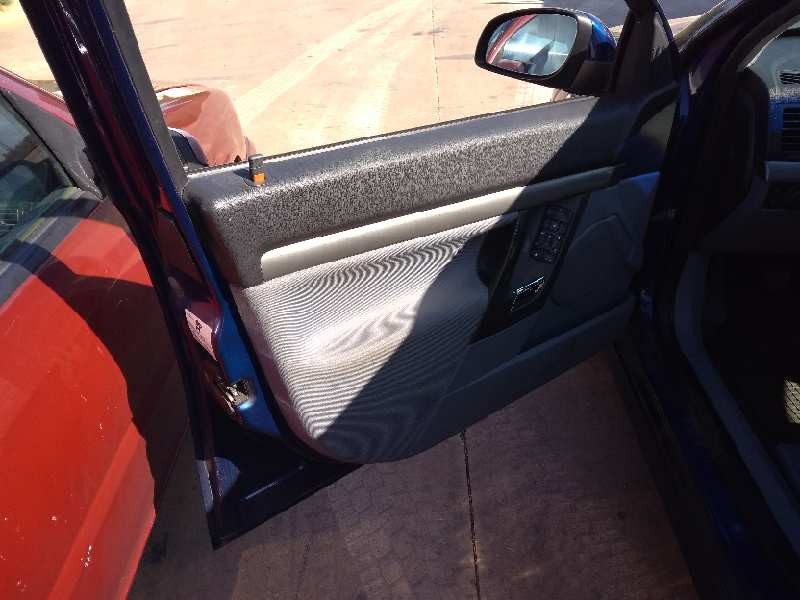 opel vectra c berlina del año 2003