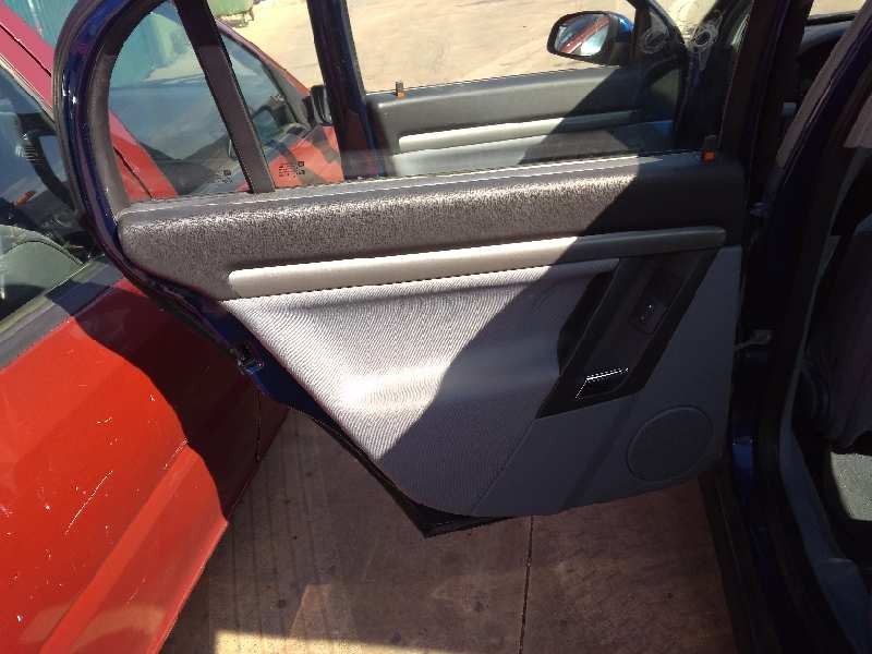 opel vectra c berlina del año 2003