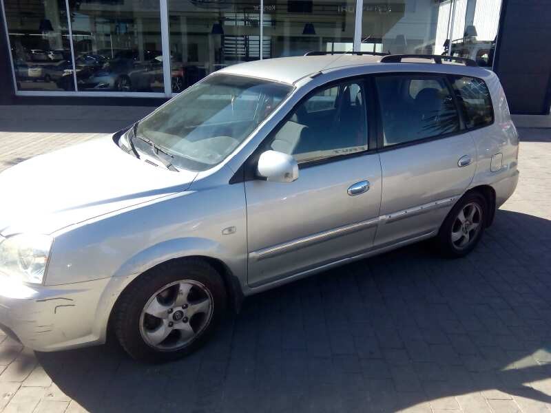 kia carens del año 2004