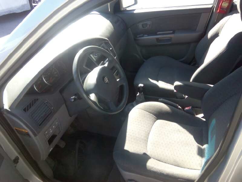 kia carens del año 2004