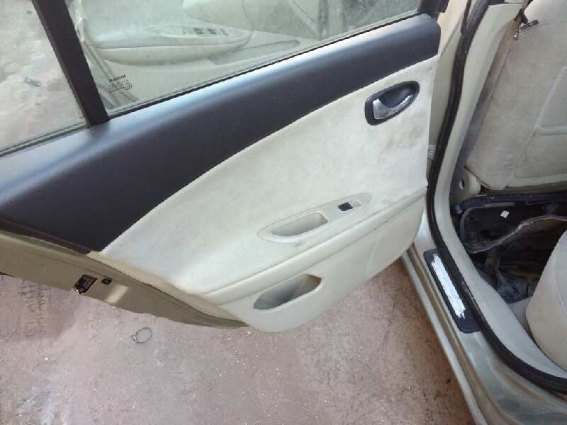 nissan primera berlina (p12) del año 2003