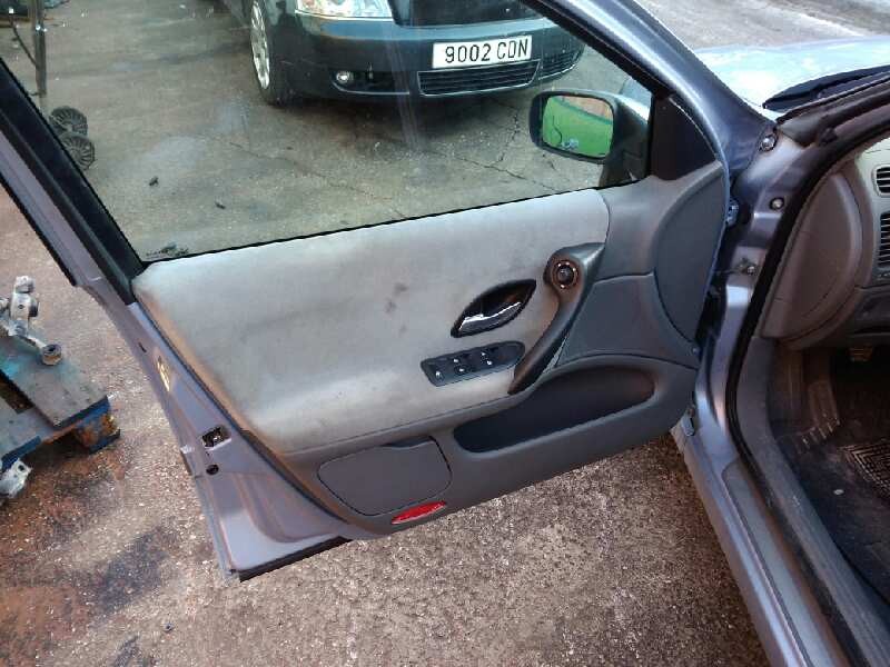 renault laguna ii grandtour (kg0) del año 2001