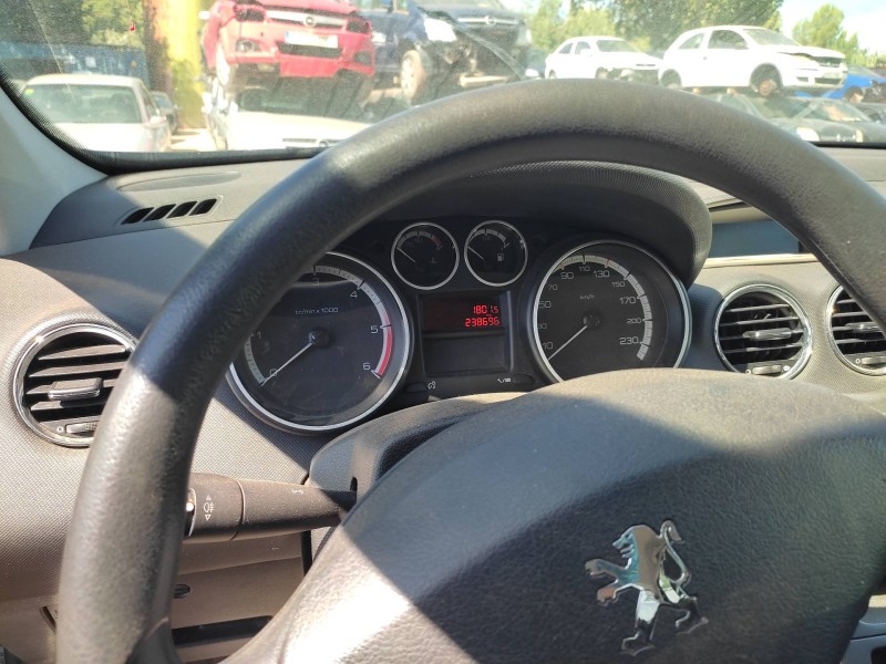 peugeot 308 del año 2002