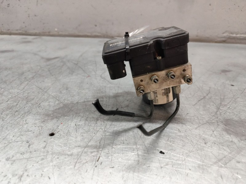 Recambio de abs para toyota yaris 1.0 cat referencia OEM IAM 445100D110  
