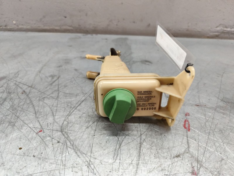 Recambio de deposito de direccion para volkswagen passat berlina (3b2) básico referencia OEM IAM 8D0422373C  