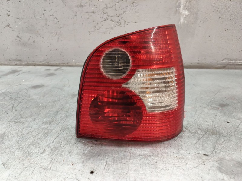 Recambio de piloto trasero derecho para volkswagen polo (9n1) highline referencia OEM IAM   