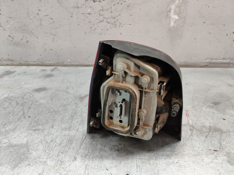 Recambio de piloto trasero derecho para volkswagen polo (9n1) highline referencia OEM IAM   