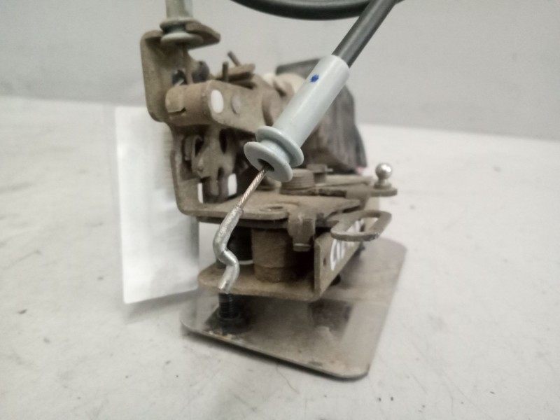 Recambio de cerradura puerta delantera derecha para renault magnum ab diesel referencia OEM IAM 7482280160  