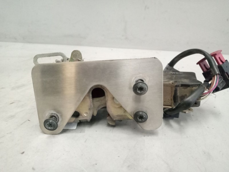 Recambio de cerradura puerta delantera derecha para renault magnum ab diesel referencia OEM IAM 7482280160  