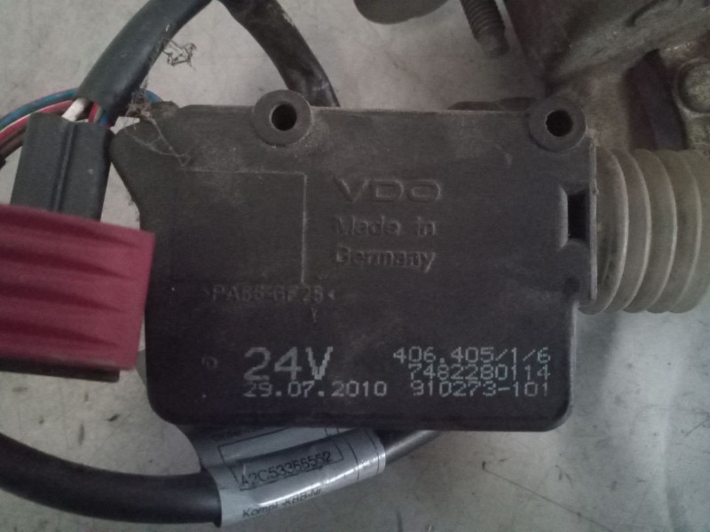 Recambio de cerradura puerta delantera derecha para renault magnum ab diesel referencia OEM IAM 7482280160  