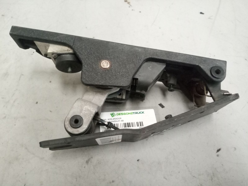 Recambio de pedal acelerador para renault magnum ab diesel referencia OEM IAM 7421111164  