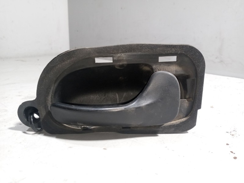 Recambio de maneta interior delantera derecha para renault magnum ab diesel referencia OEM IAM   