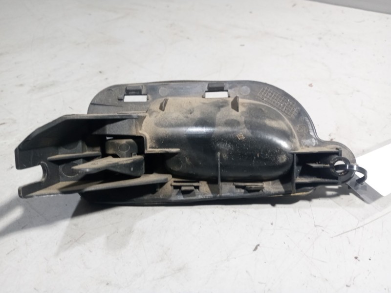 Recambio de maneta interior delantera derecha para renault magnum ab diesel referencia OEM IAM   