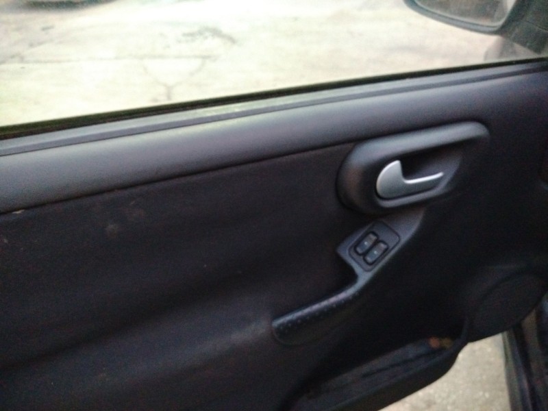 opel corsa c del año 2004