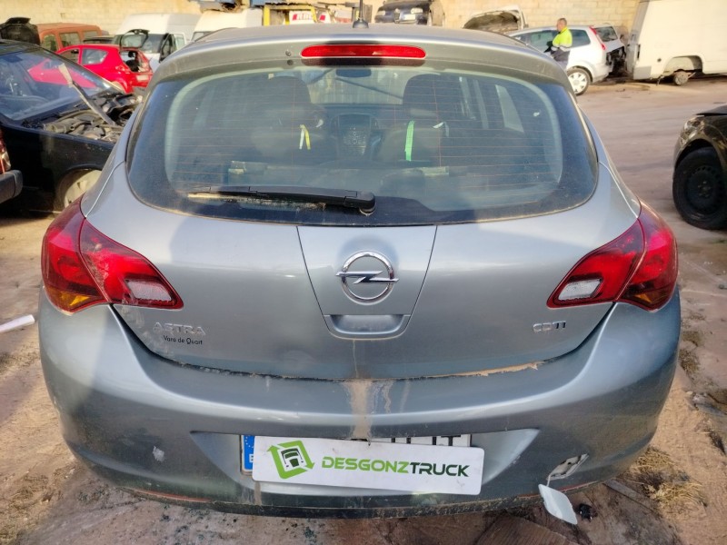 opel astra j (p10) del año 2012