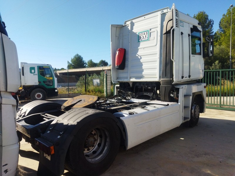 renault magnum 4xx.18/4xx.26 02  del año 2005