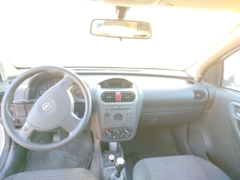 opel corsa c del año 2004