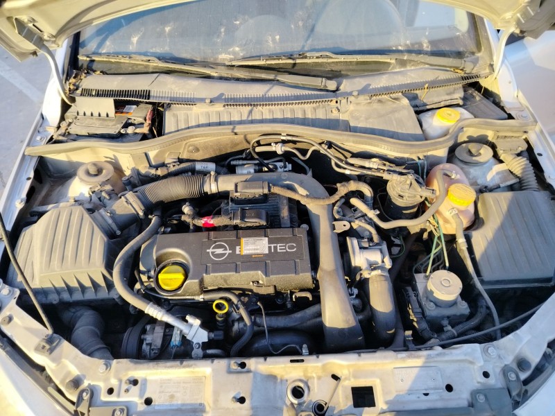 opel corsa c del año 2004